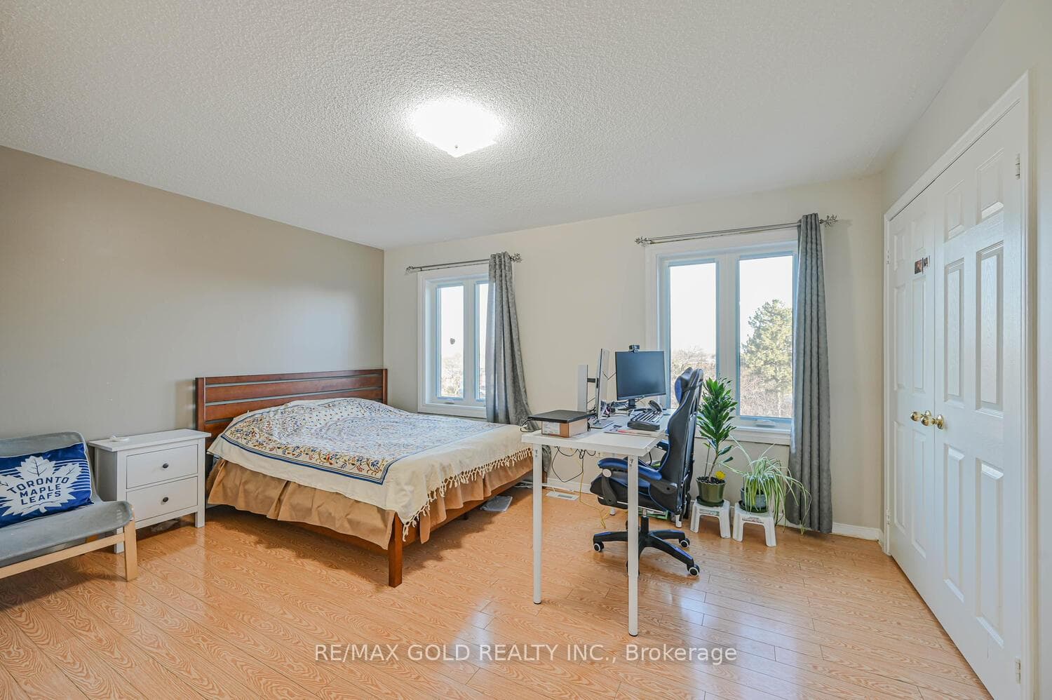 10 Provincial Place photo 29