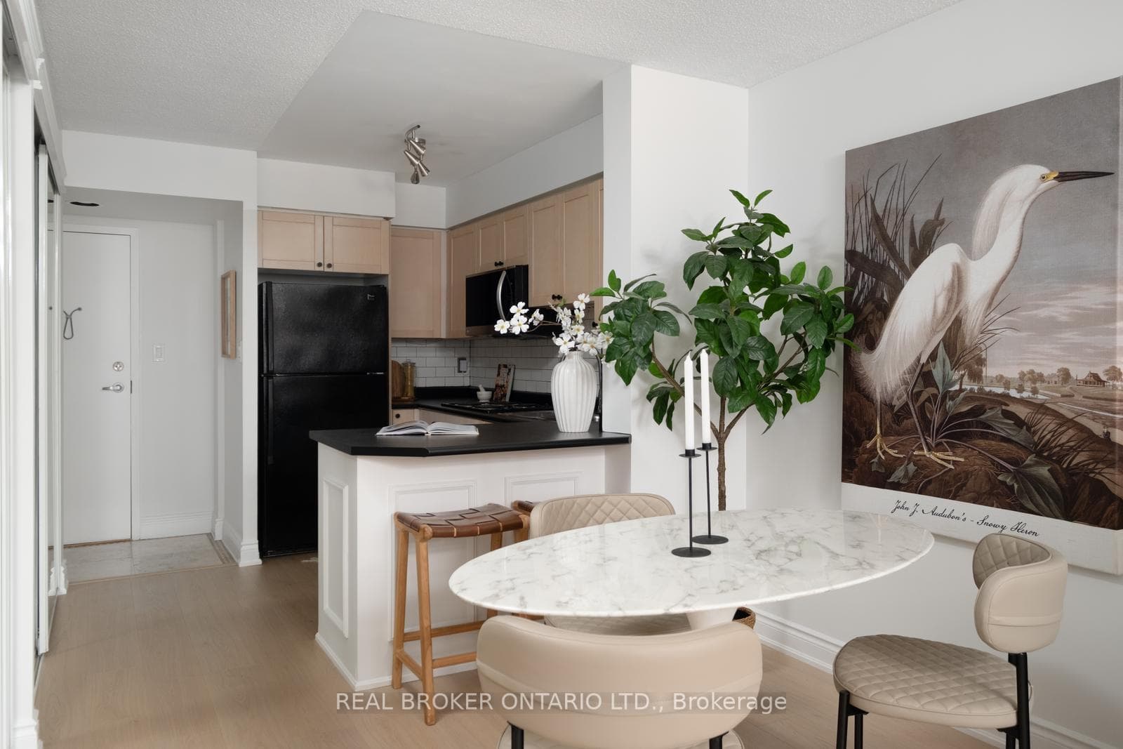 1000 King Street Unit 304 photo 6