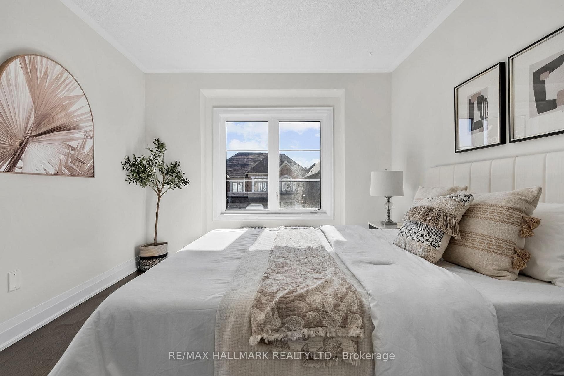 74 Prunella Crescent photo 26
