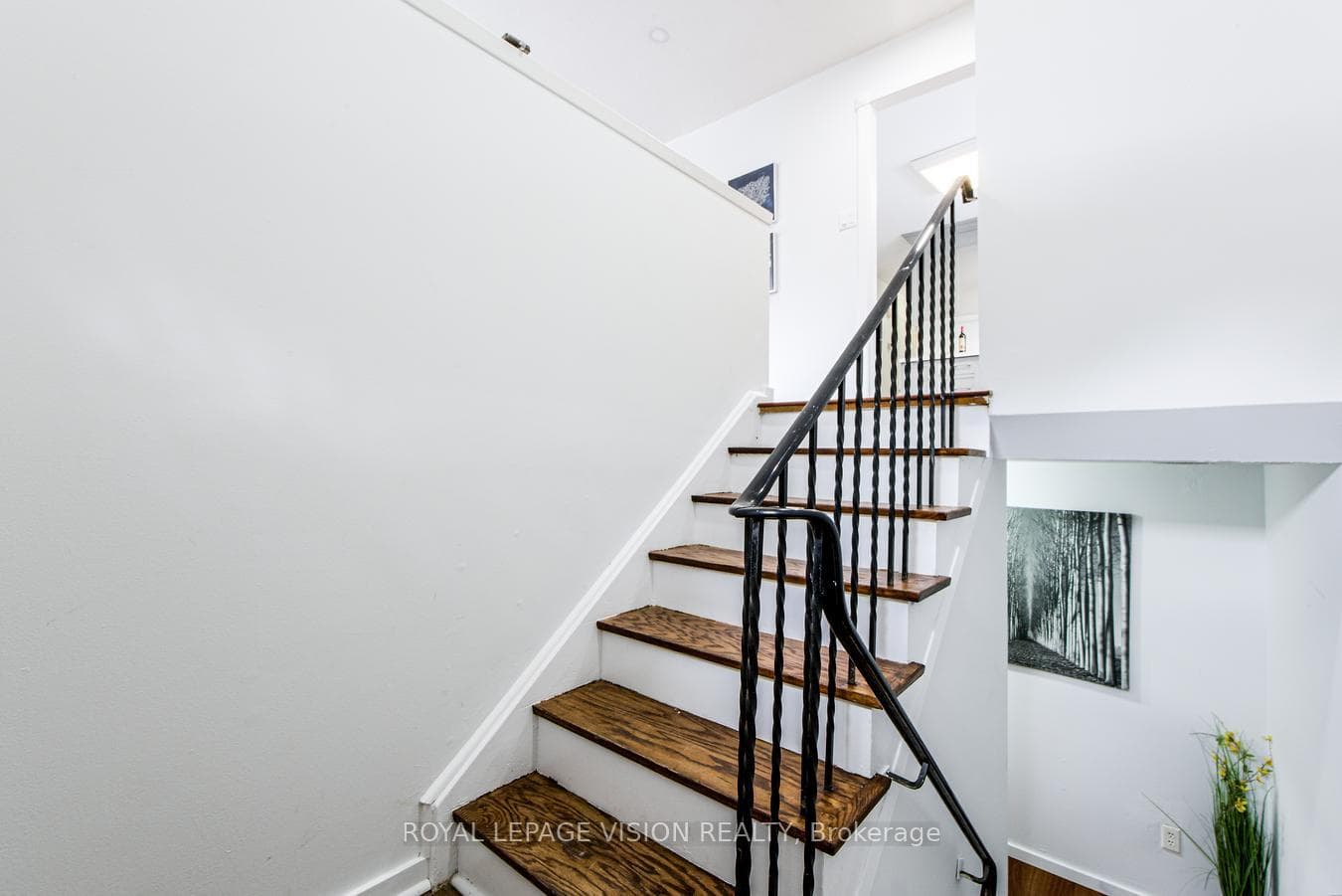 127 Freshmeadow Drive photo 5