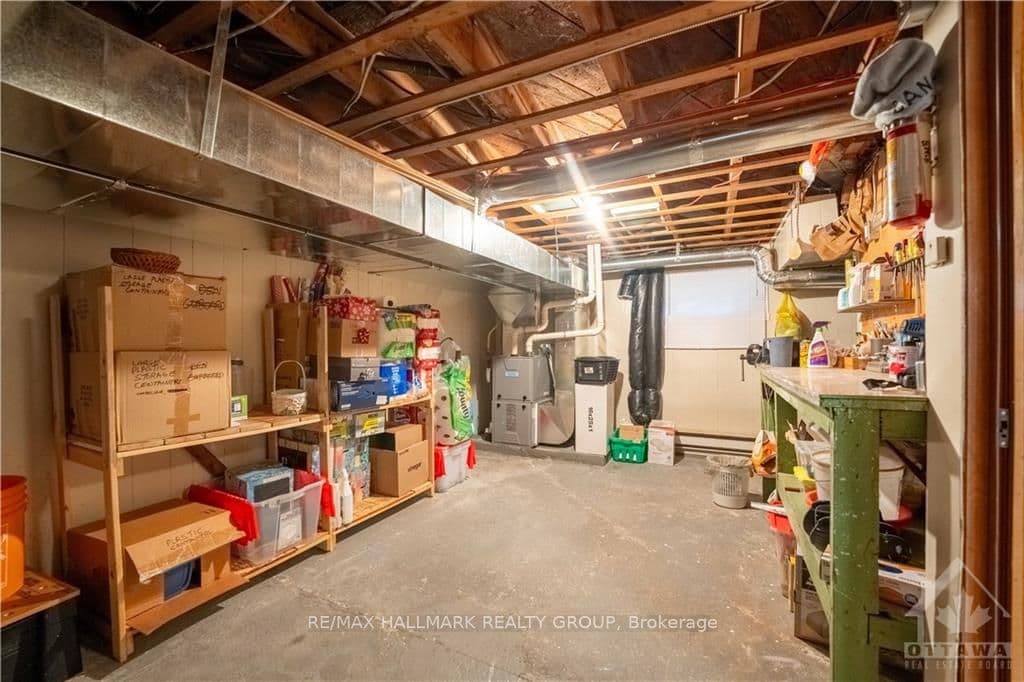 424 CHAMPLAIN Street photo 17
