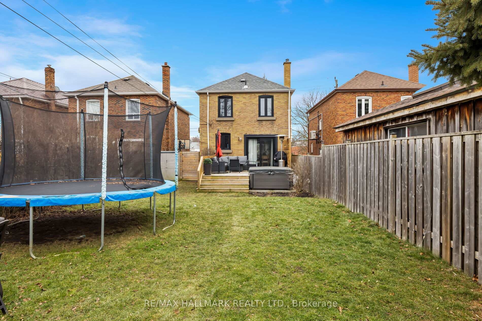 289 Blantyre Avenue photo 30