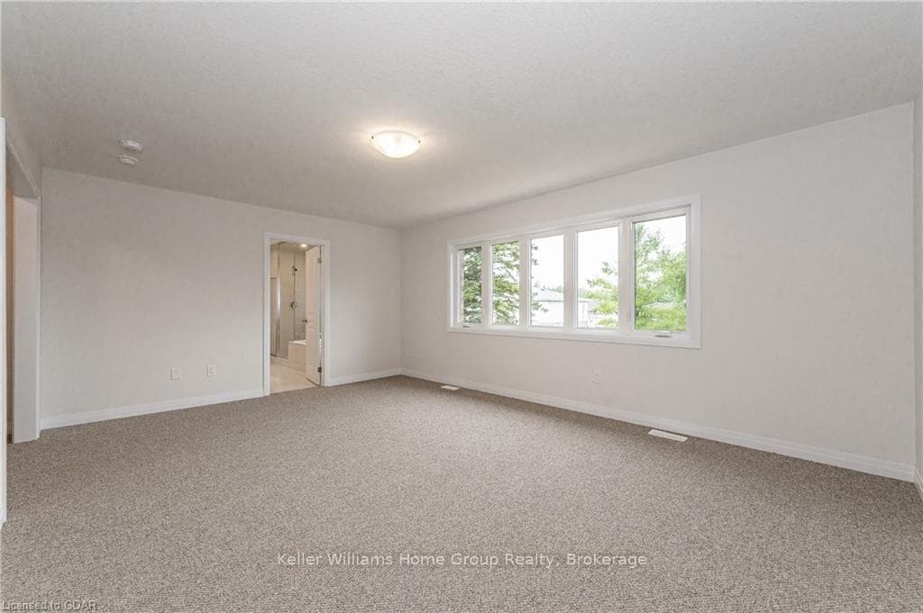 425 ADELAIDE Street photo 32
