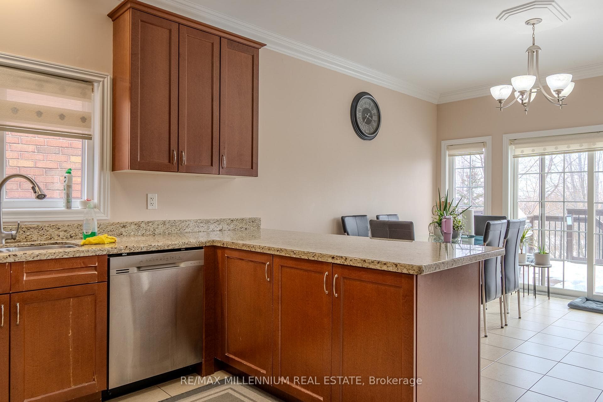 87 Warbler Avenue photo 11