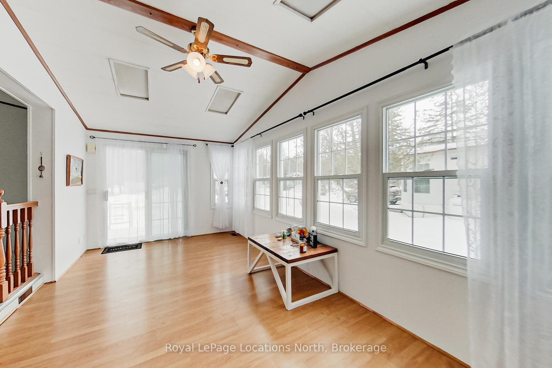 24 Prince Charles Avenue photo 38
