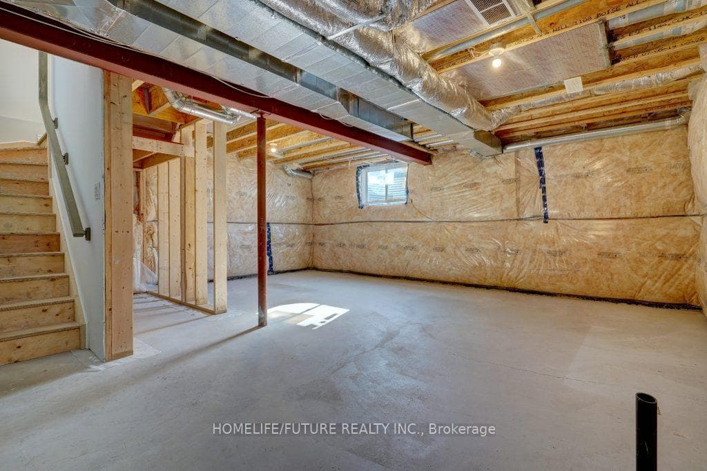 243 Bethune Avenue photo 22