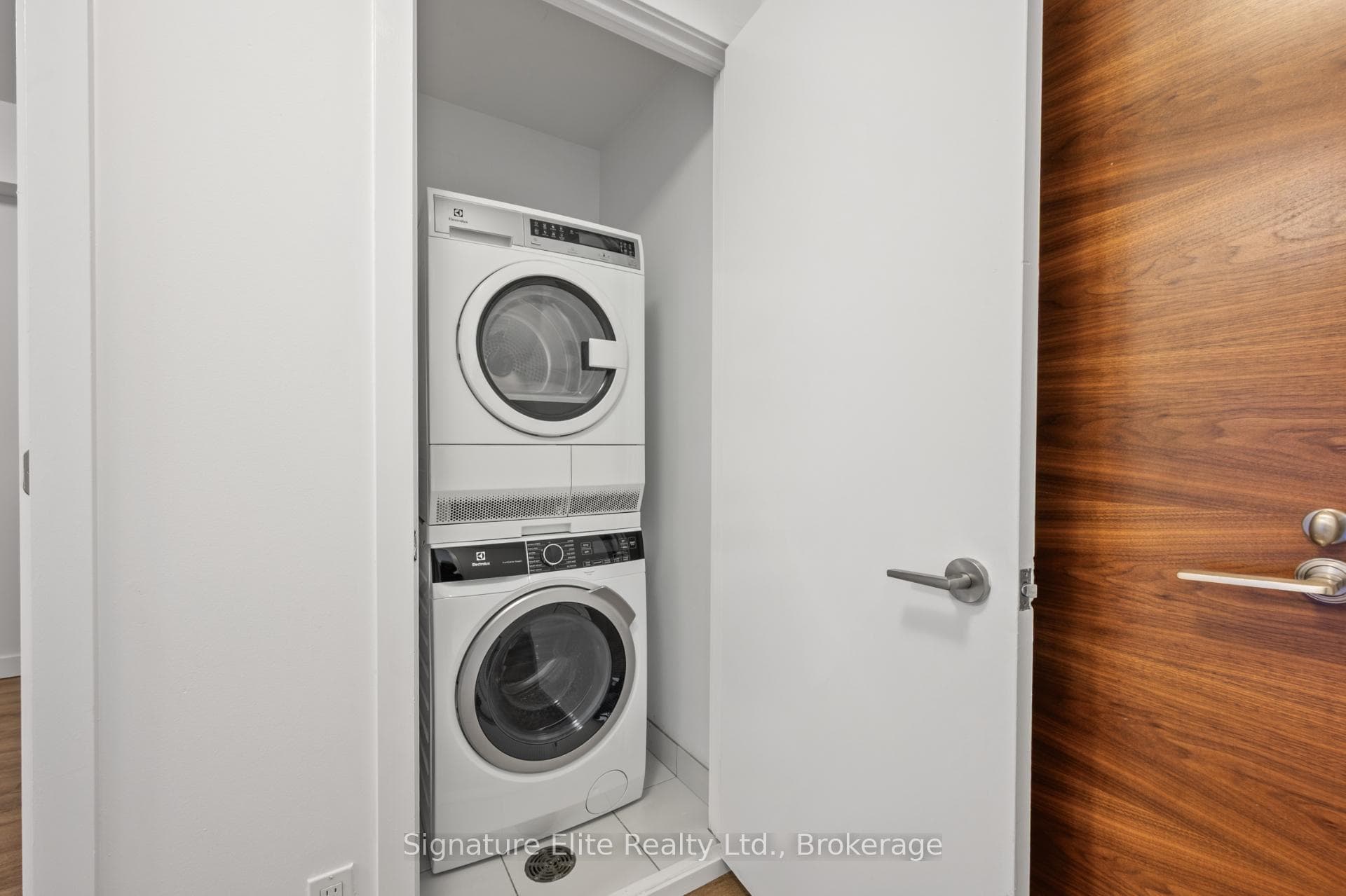 1075 Queen Street Unit 306 photo 12