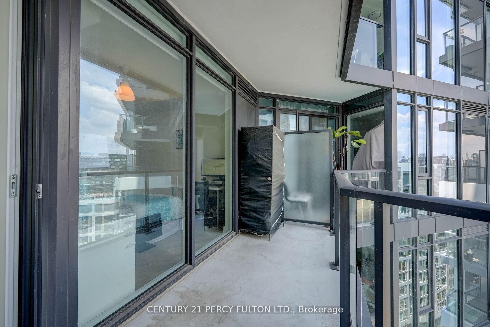 27 Bathurst Street Unit 1501W photo 16