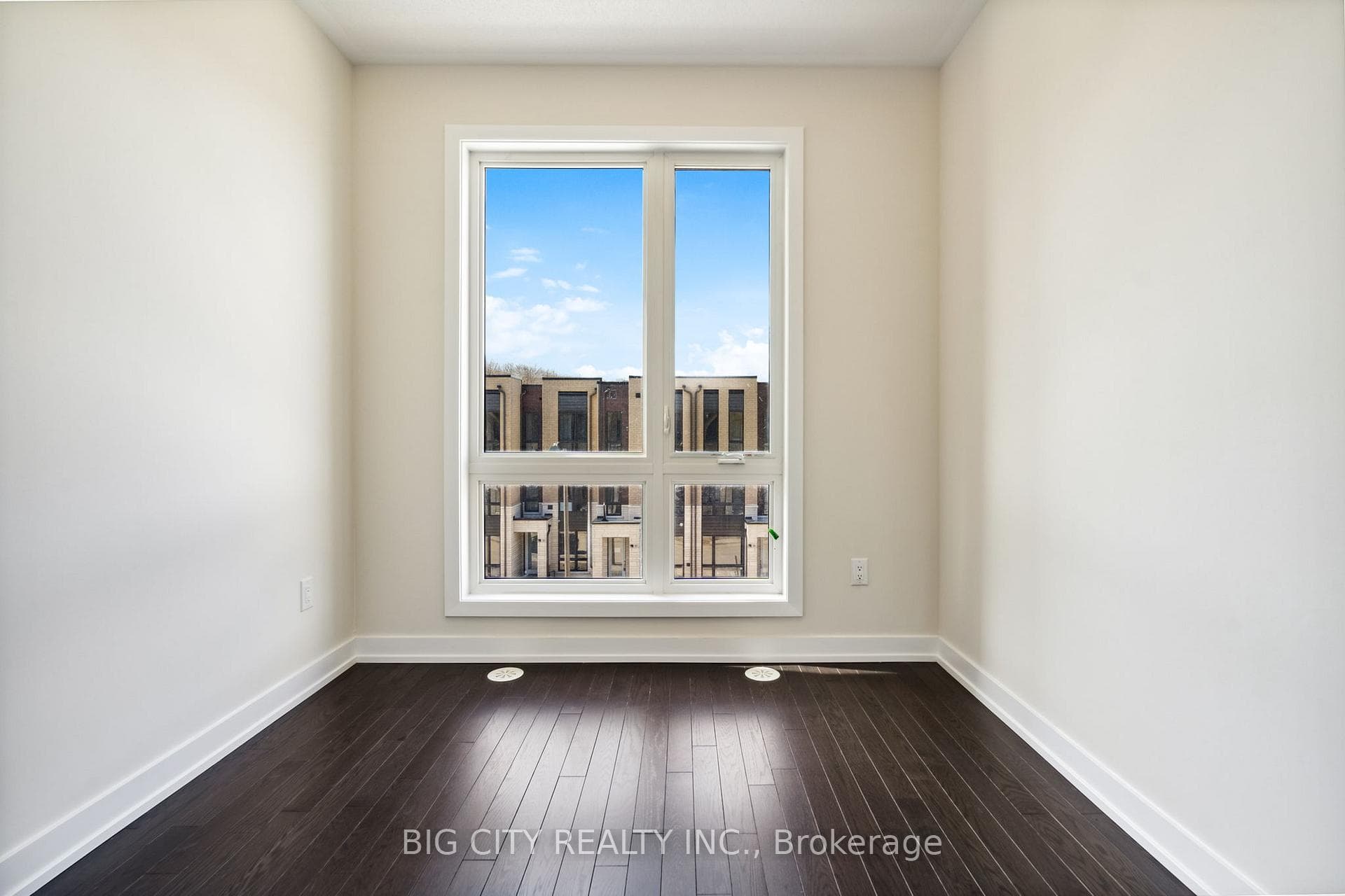 101 Stauffer Crescent photo 29