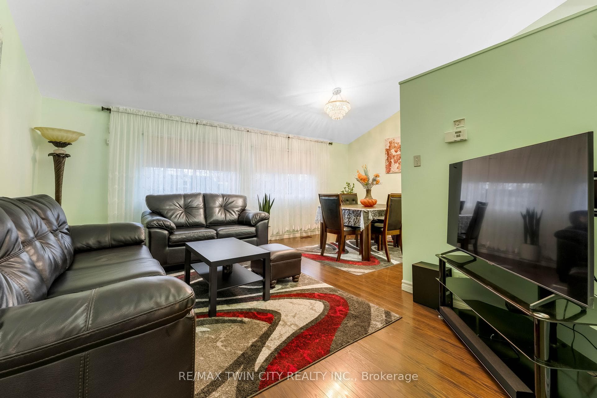 86 Overlea Drive photo 14