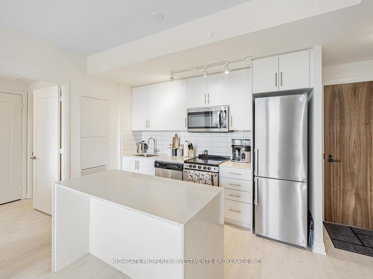 509 Dundas Street Unit 403 photo 6