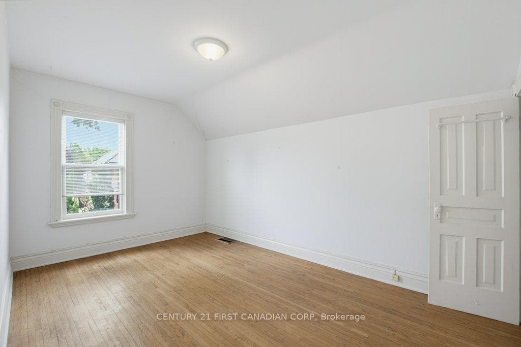 243 Tecumseh Avenue photo 29
