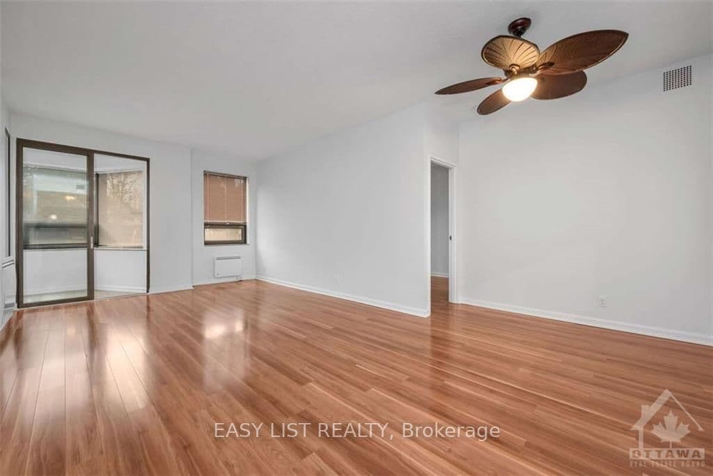 2019 CARLING Avenue Unit 108 photo 7