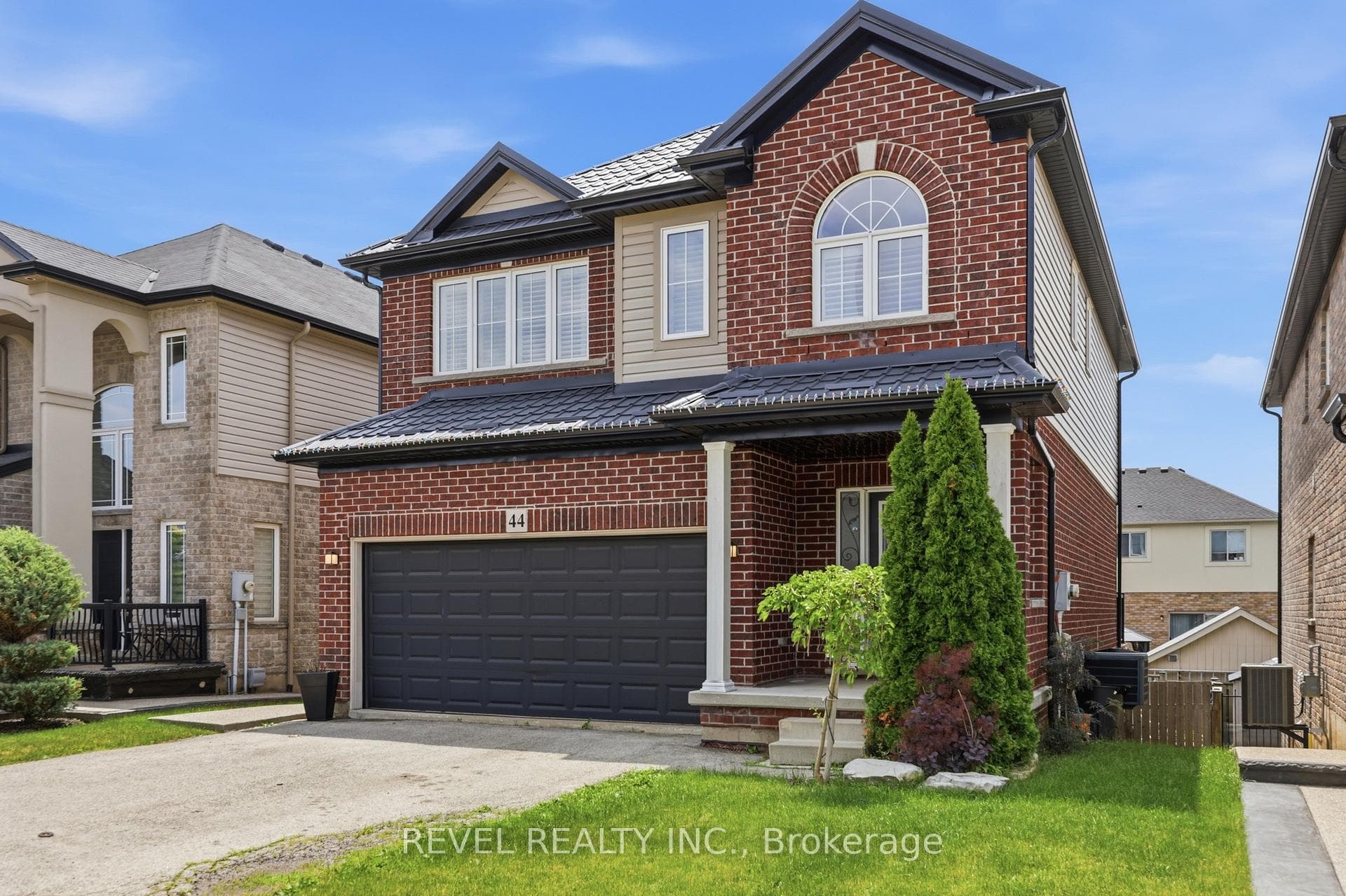 44 Springwood Drive photo 3