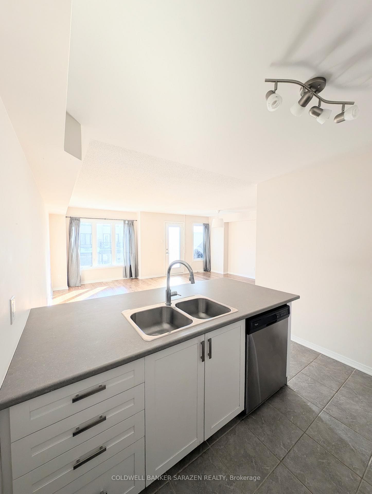 816 ELEMENT Private photo 11