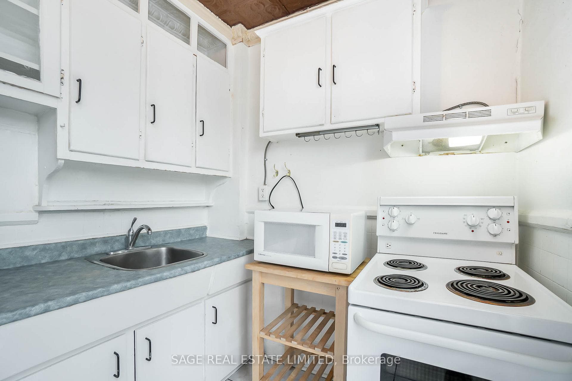 604 Ossington Avenue Unit Upper photo 10