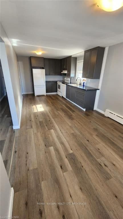 34 ST. GEORGE Street Unit UPPER photo 5