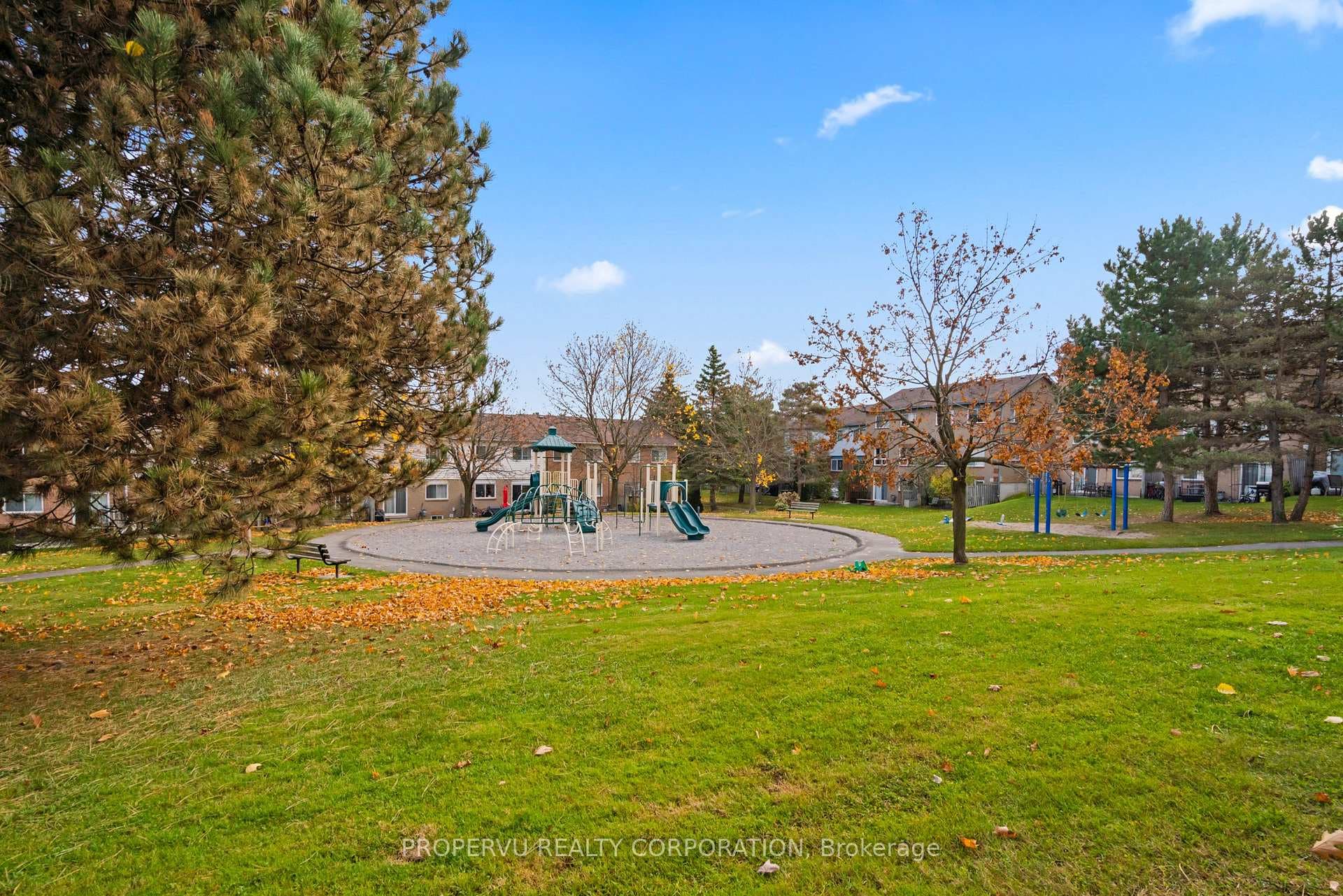607 Gibney Crescent photo 28