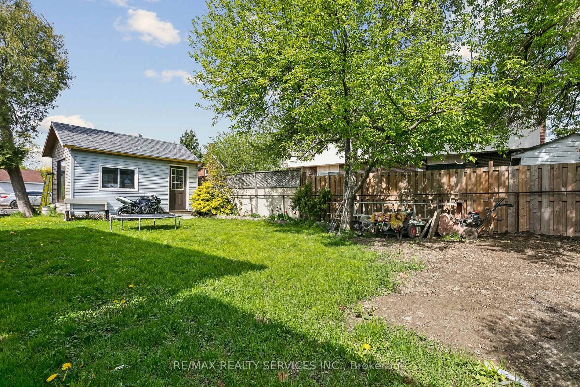 30 Eastern Avenue photo 49