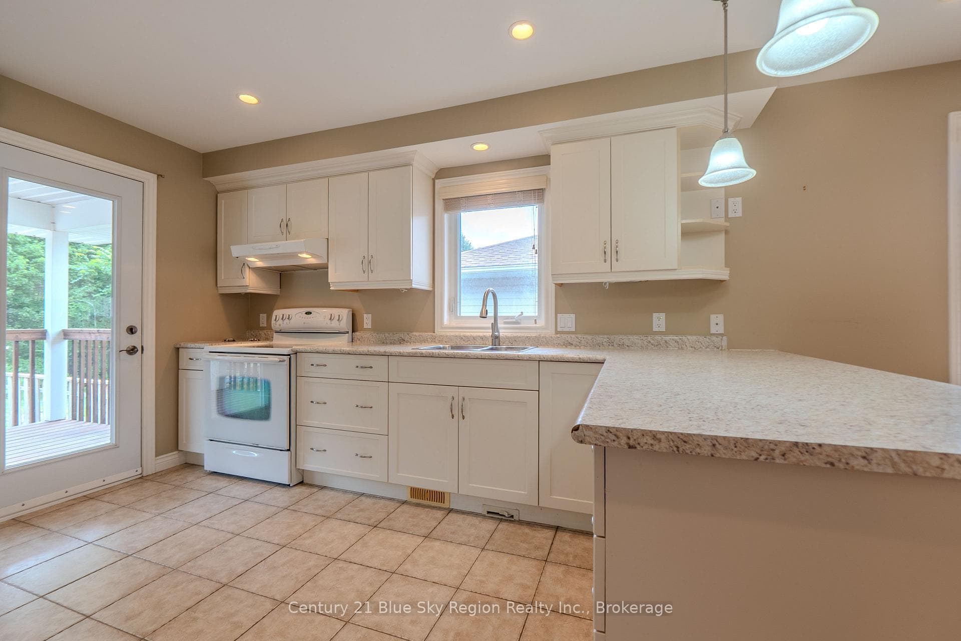 304 Osprey Crescent photo 11