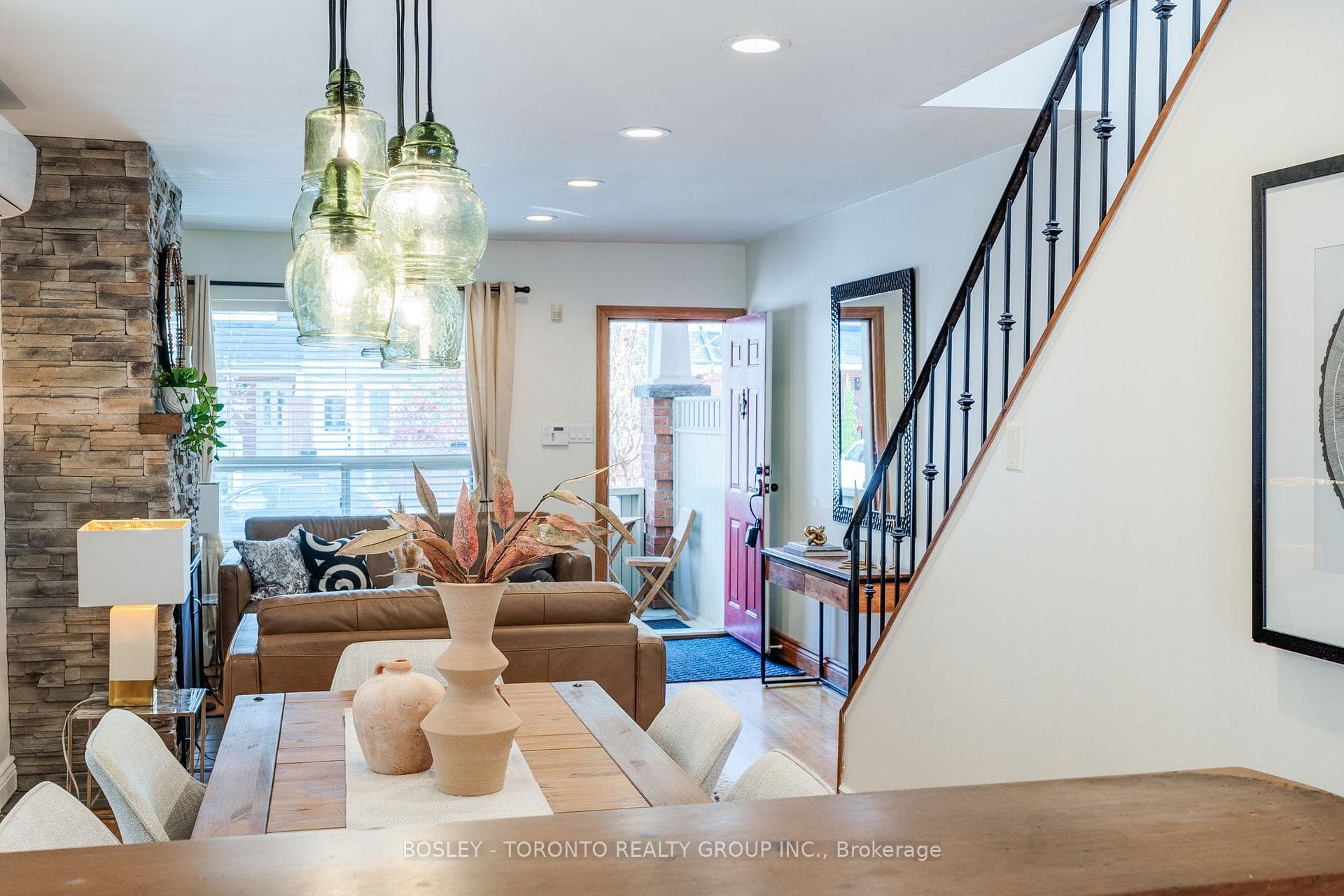 390 Davisville Avenue photo 6