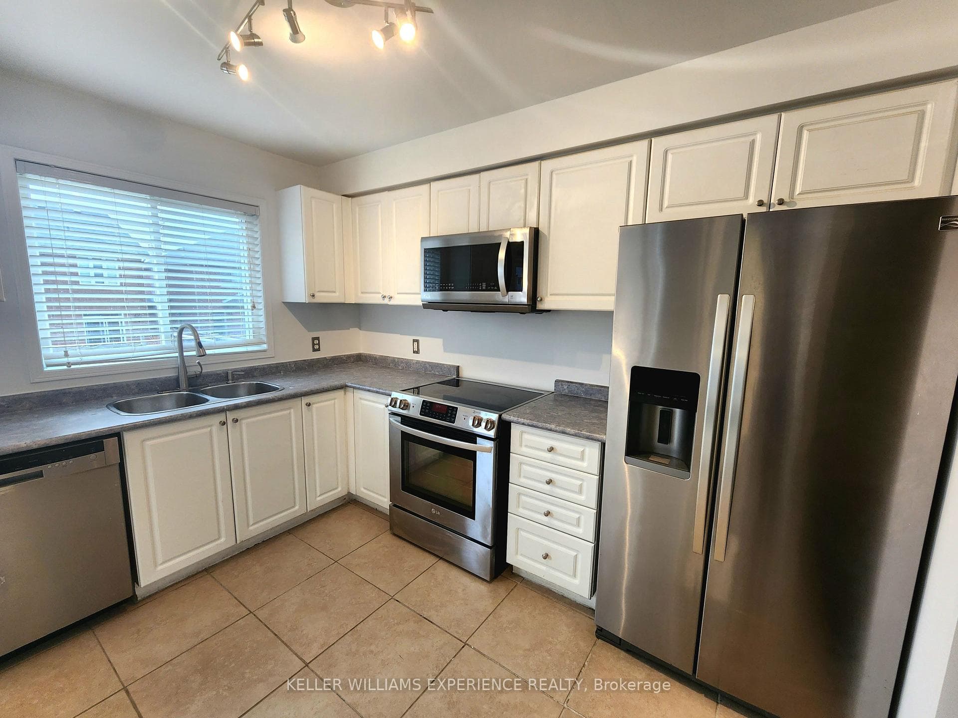 166 Madelaine Drive photo 6