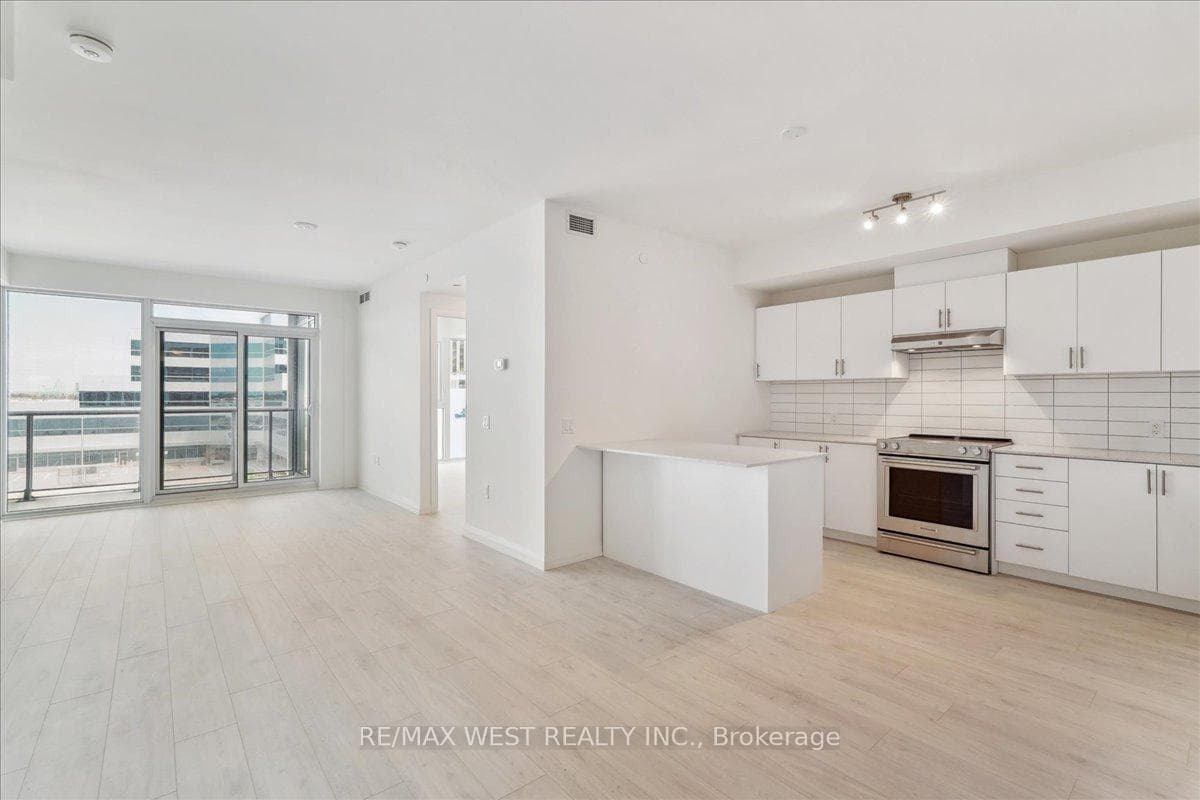 9000 Jane Street Unit 312 photo 6