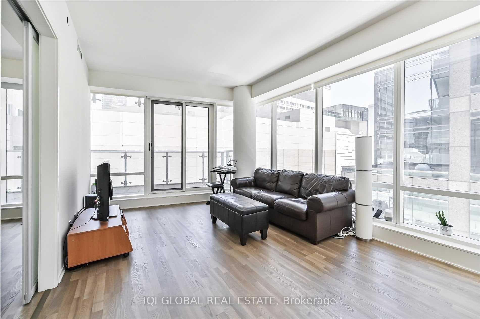 1 Bloor Street Street Unit 426 photo 4