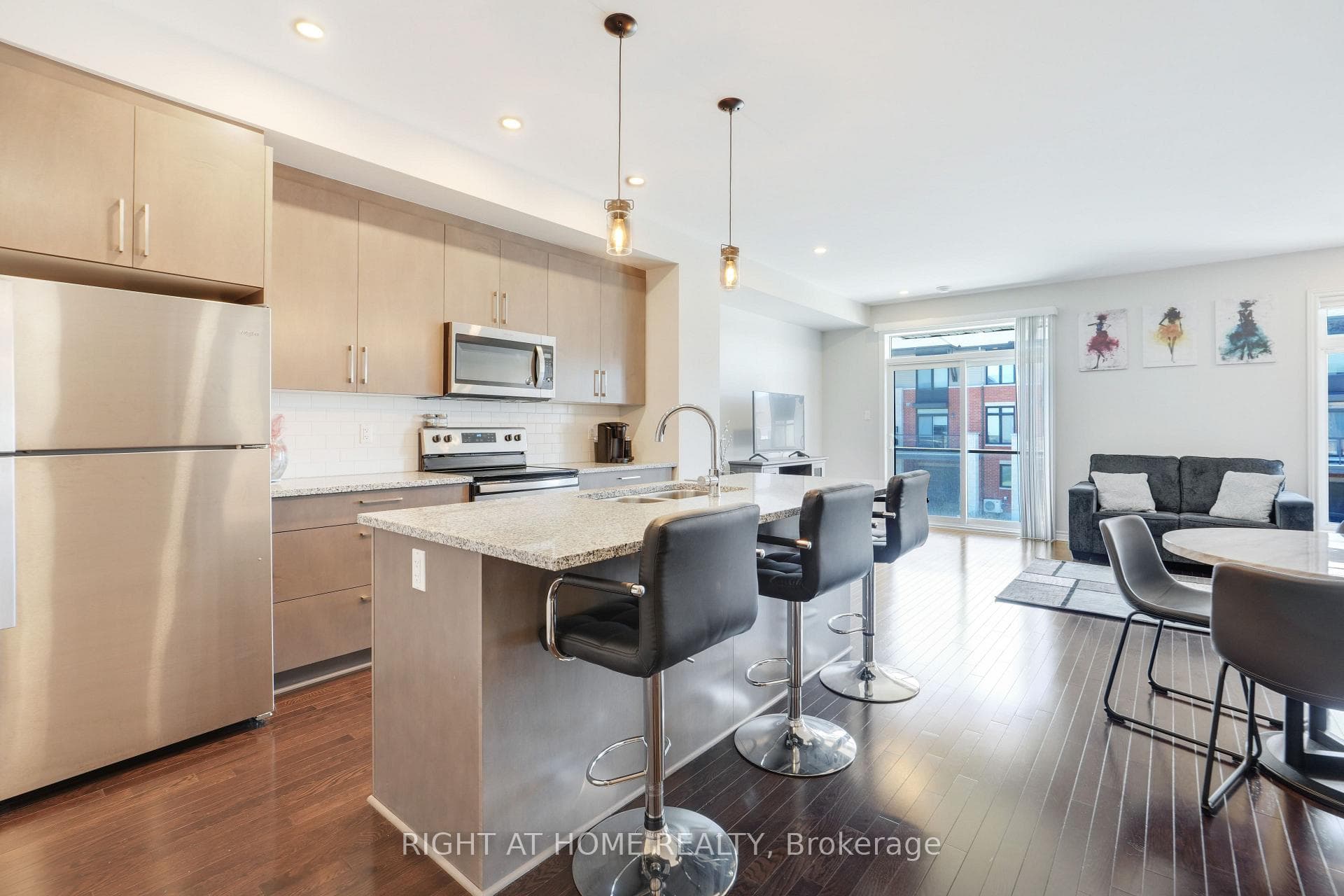 2nd Floor Quartz Island with Bar Stools