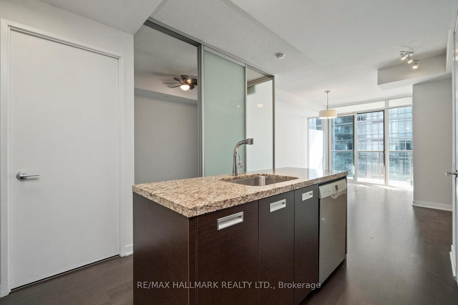 90 Park Lawn Road Unit 2302 photo 12