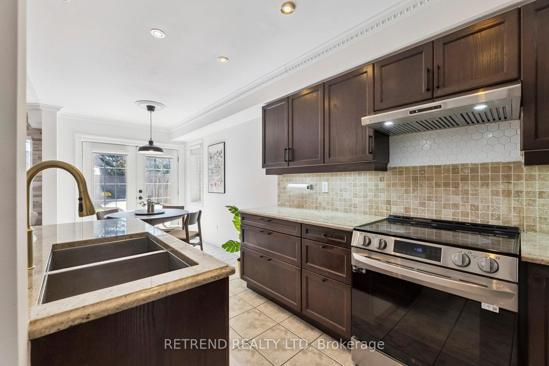 721 Swan Place photo 13