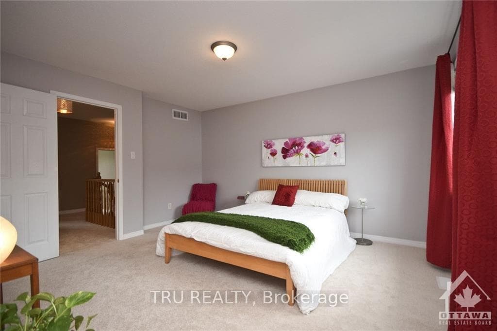 68 GRAMMERCY Place photo 11