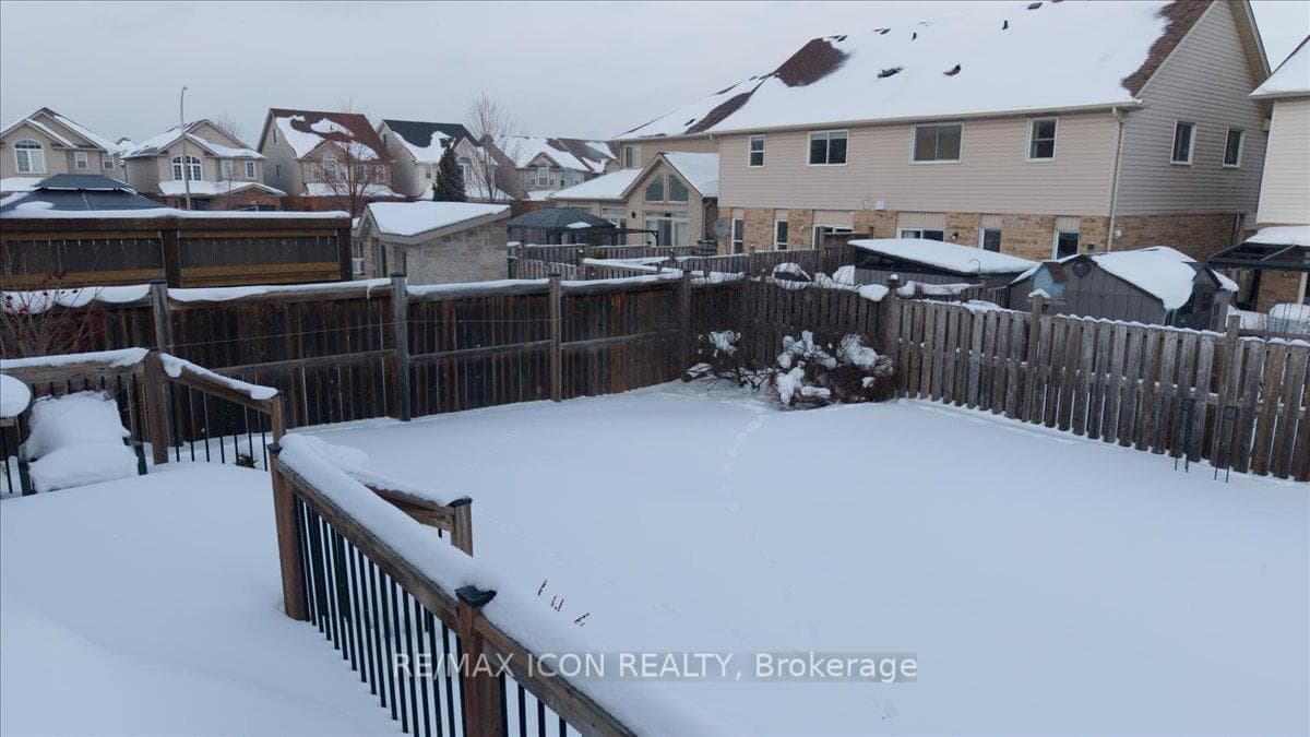 361 Sienna Crescent photo 23