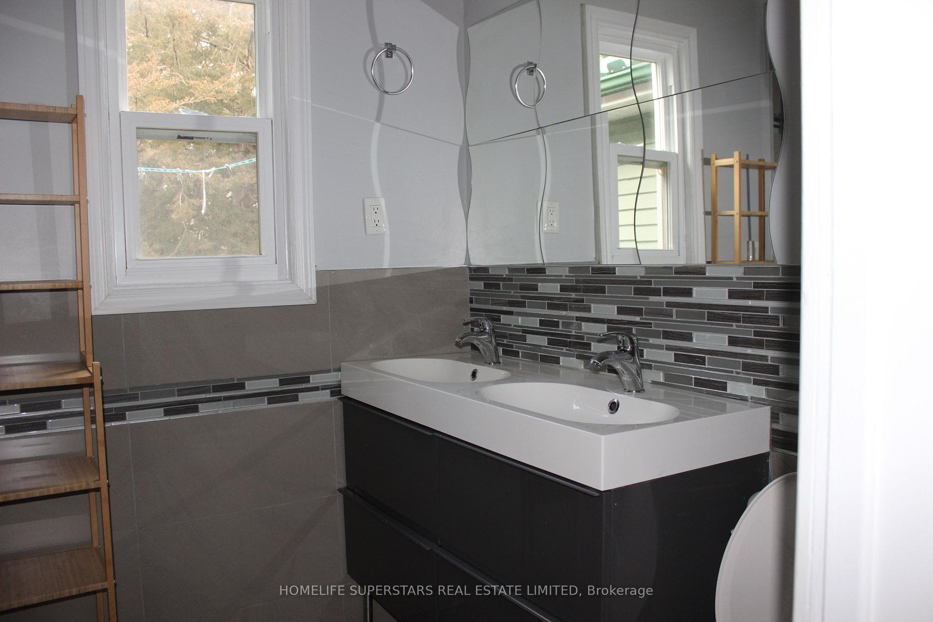 71 Chisholm Avenue photo 13