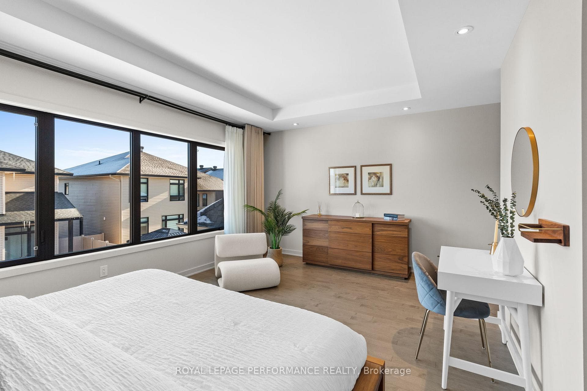 720 Wooler Place photo 20