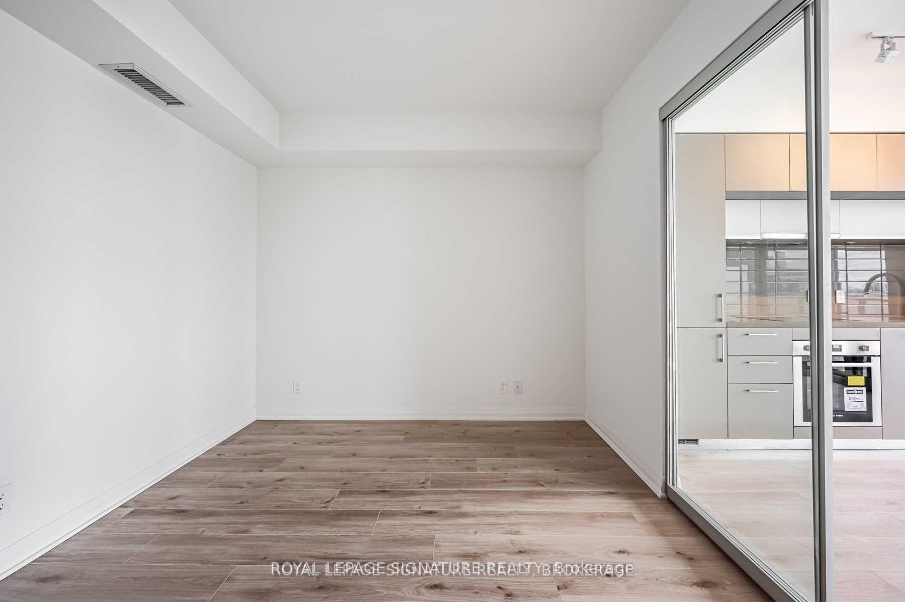 99 Foxbar Road Unit 707 photo 11