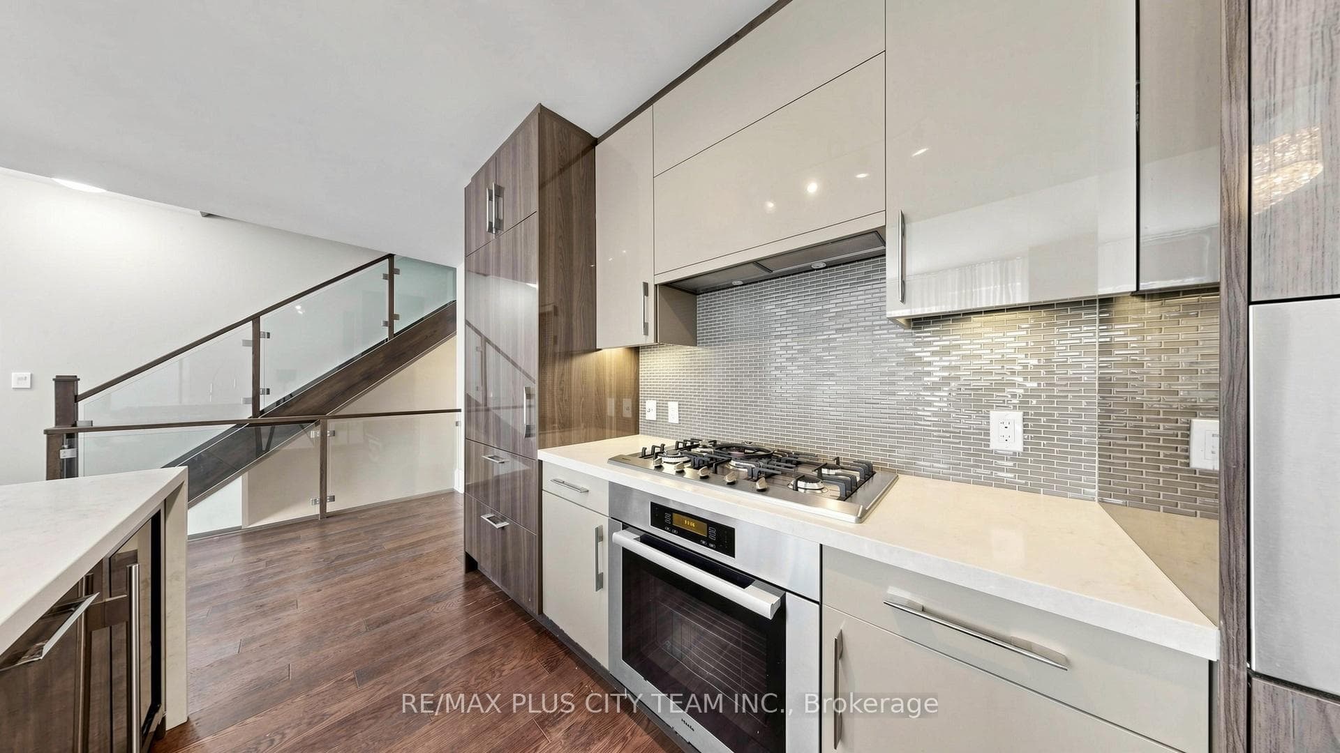 29 Queens Quay Unit TH122 photo 6