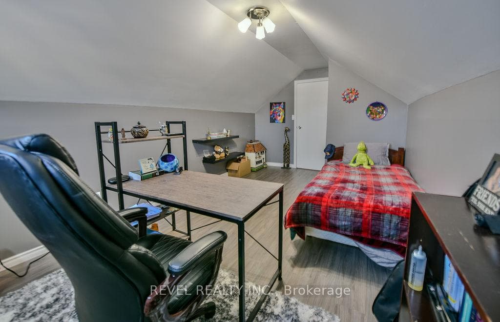 324 Birch Street photo 24