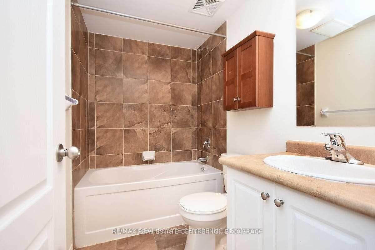 5605 Oscar Peterson Boulevard Unit 4 photo 31