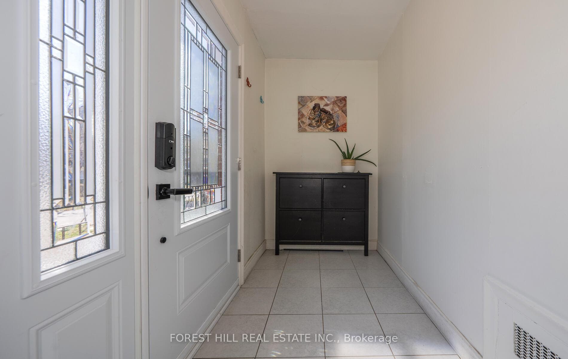 92 Avondale Avenue photo 2
