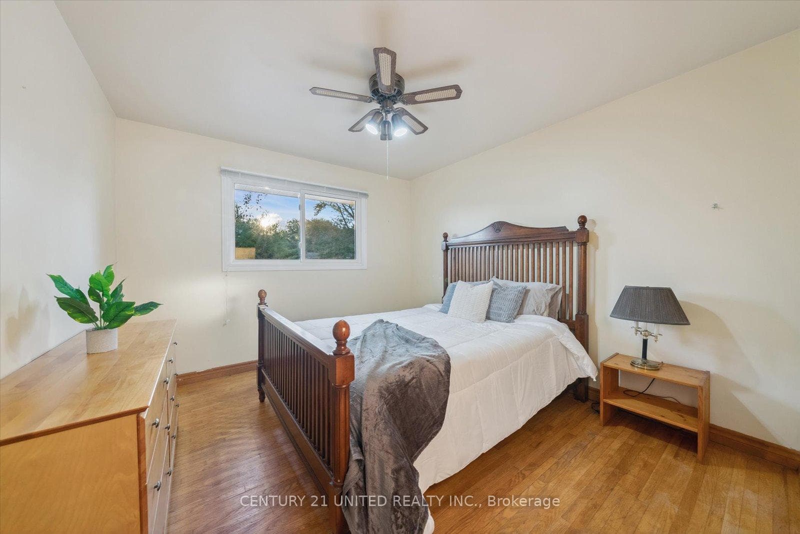 820 Clinton Avenue photo 21