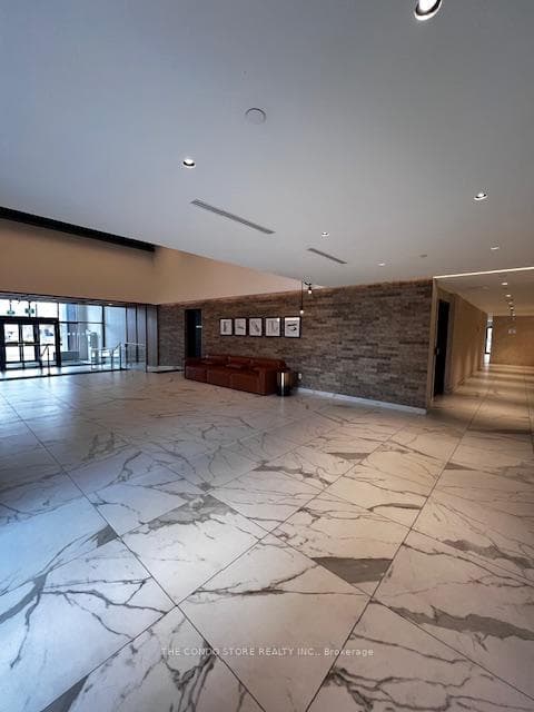 2300 St. Clair Avenue Unit 512 photo 23