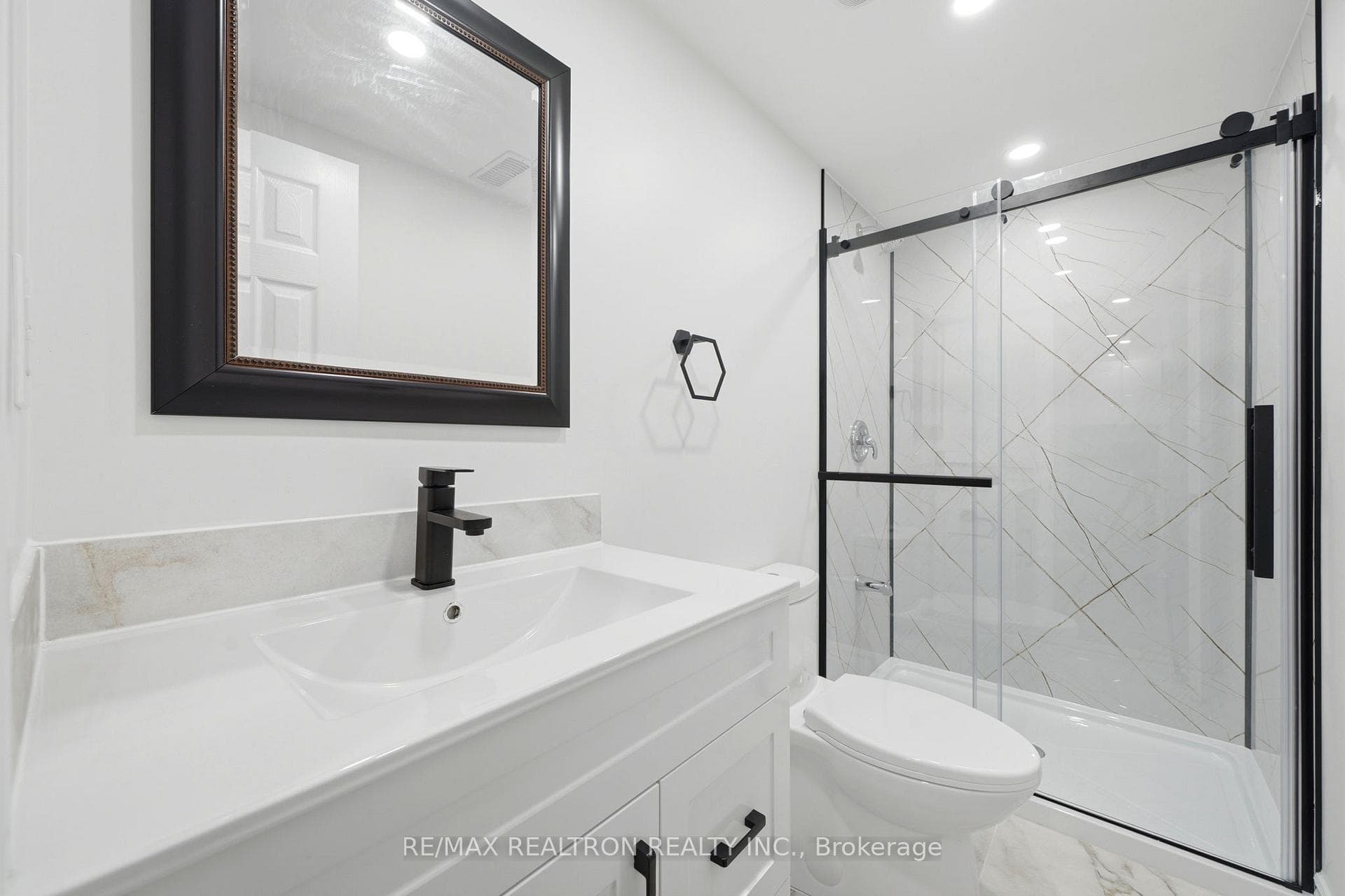 55 Bartram Crescent Unit B photo 9