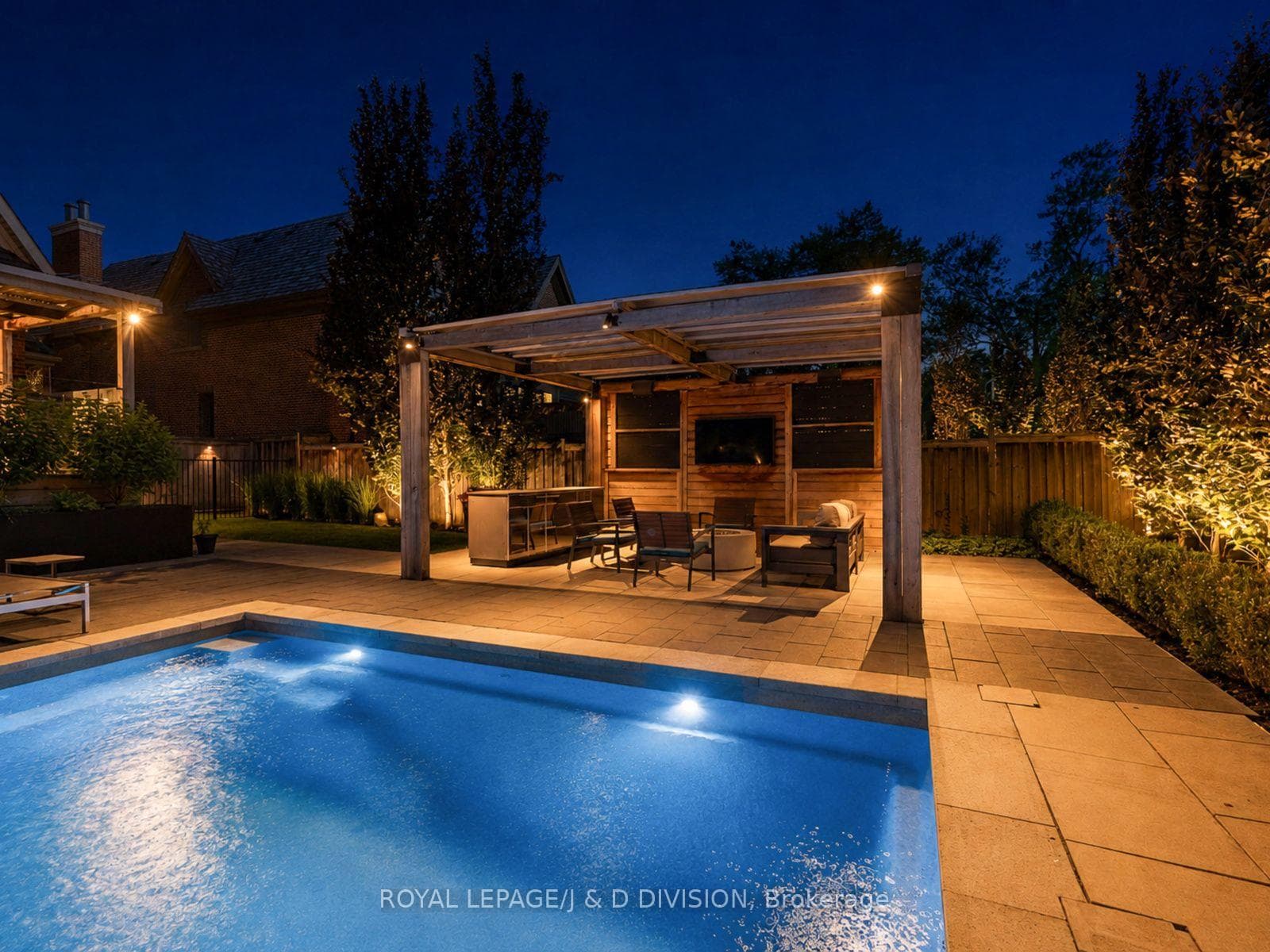 146 Glenvale Boulevard photo 45