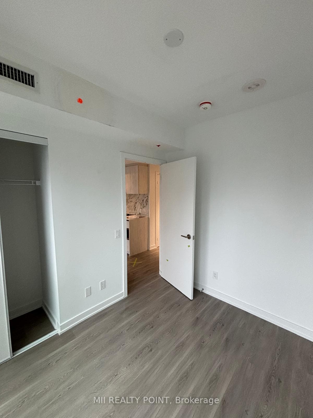 8 Wellesley Street Unit 908 photo 11