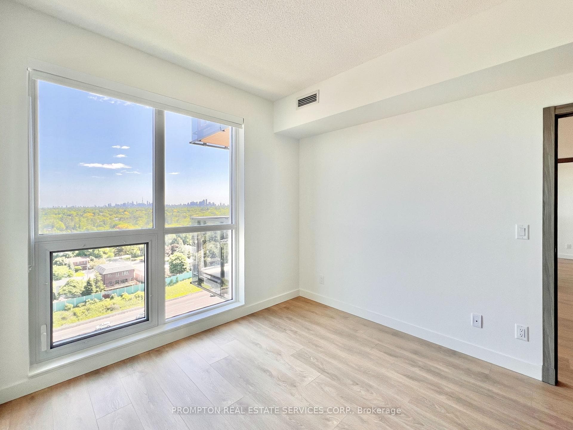 25 McMahon Drive Unit 1802 photo 23