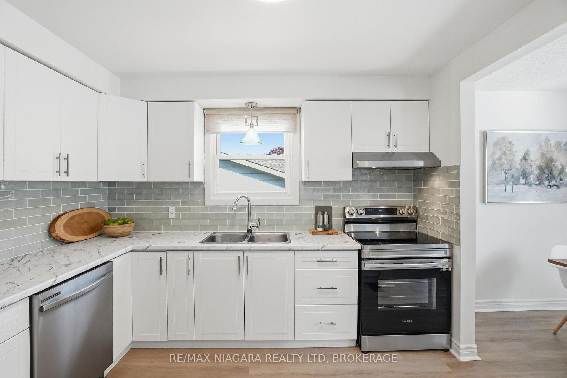129 Elma Street photo 18
