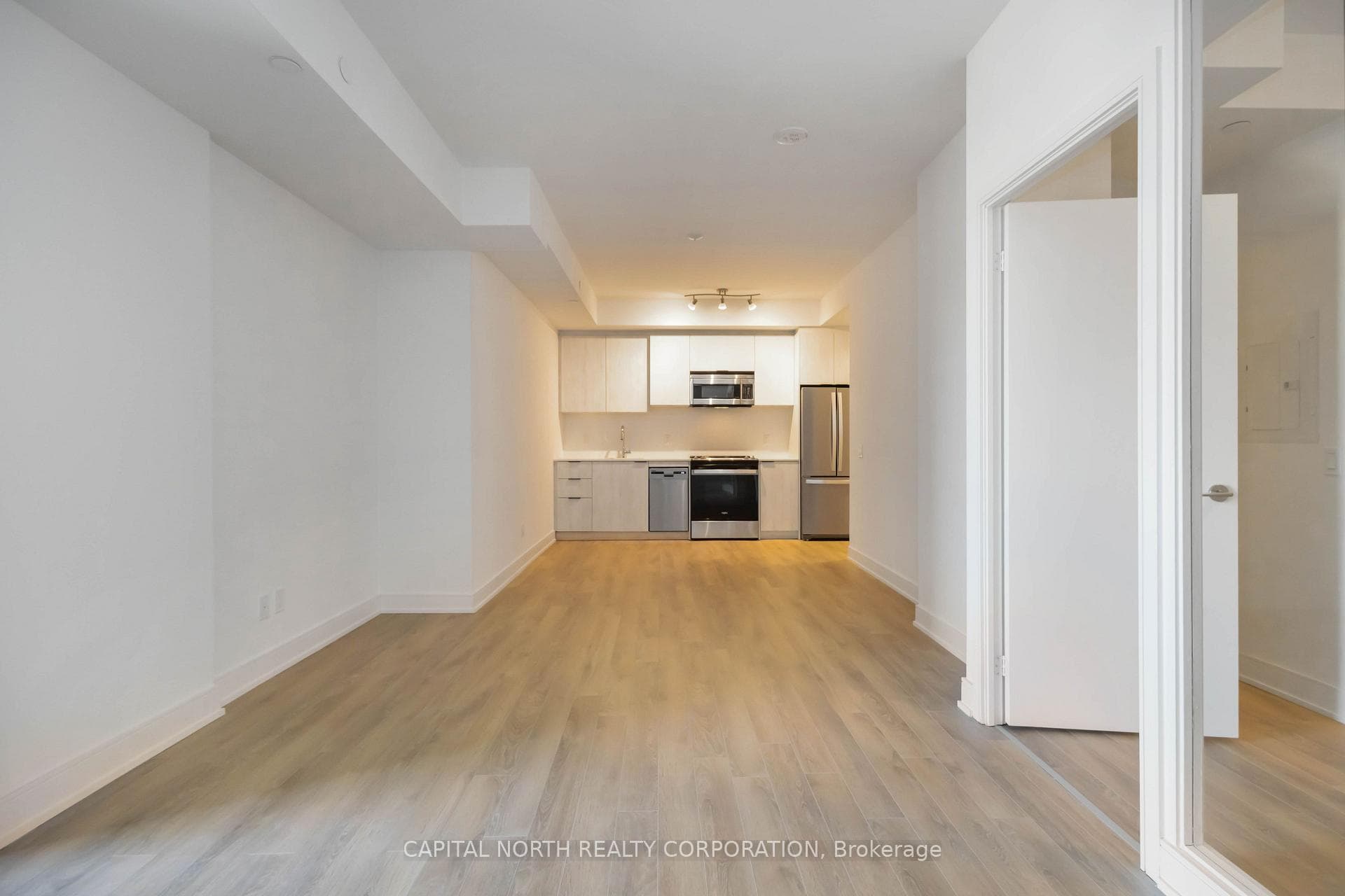 1350 Ellesmere Road Unit 527 photo 14
