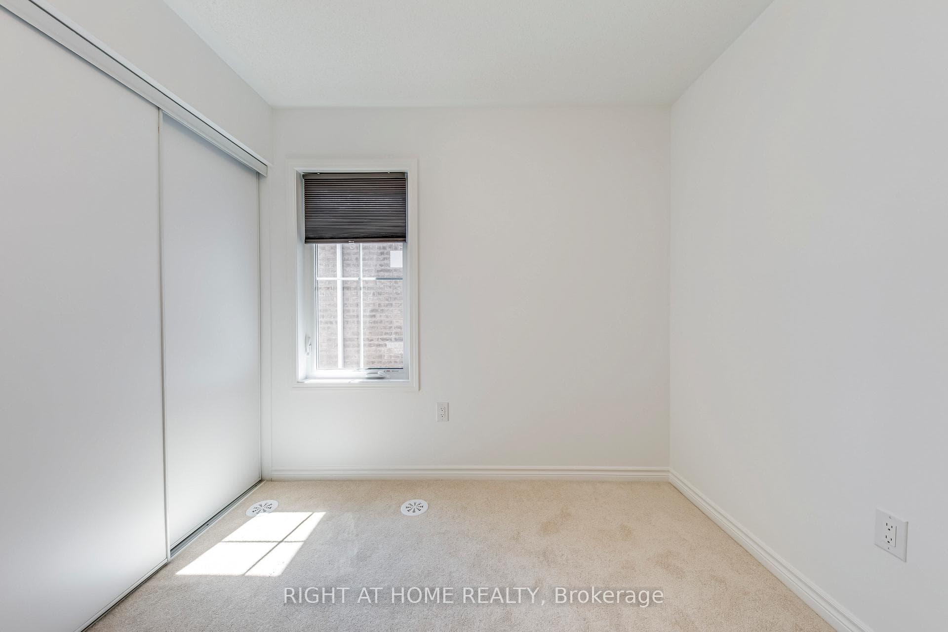 1805 Thames Circle photo 21