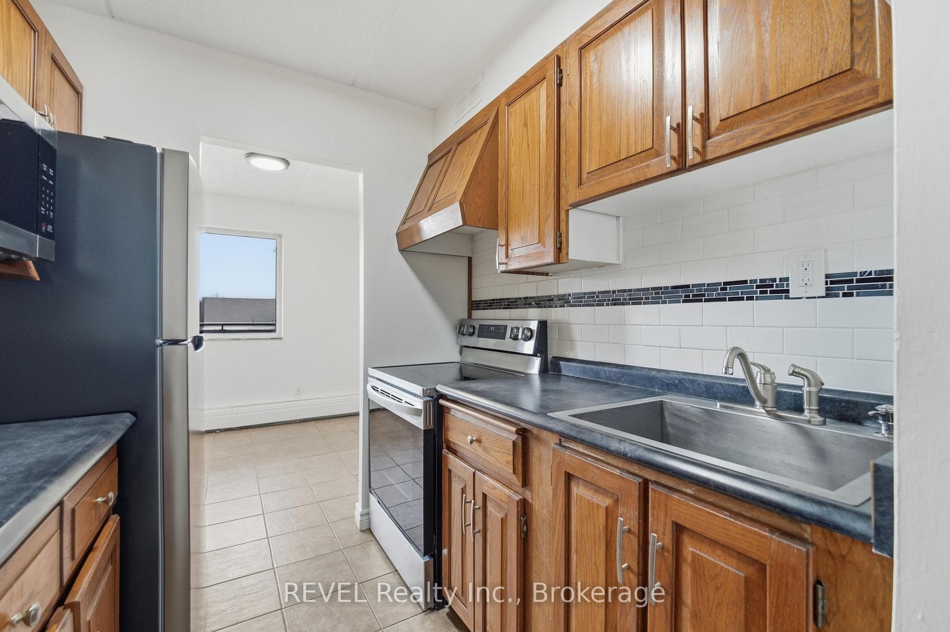 198 Scott Street Unit 304 photo 9